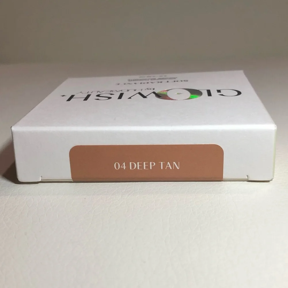 Huda Beauty GloWish Soft Radiance Bronzing Powder 04 DEEP TAN